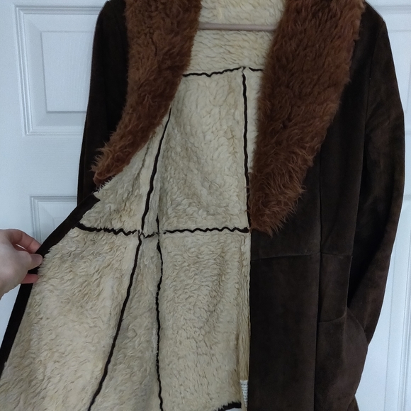 (Vintage) Boutique Brown Suede Coat - Picture 5 of 7